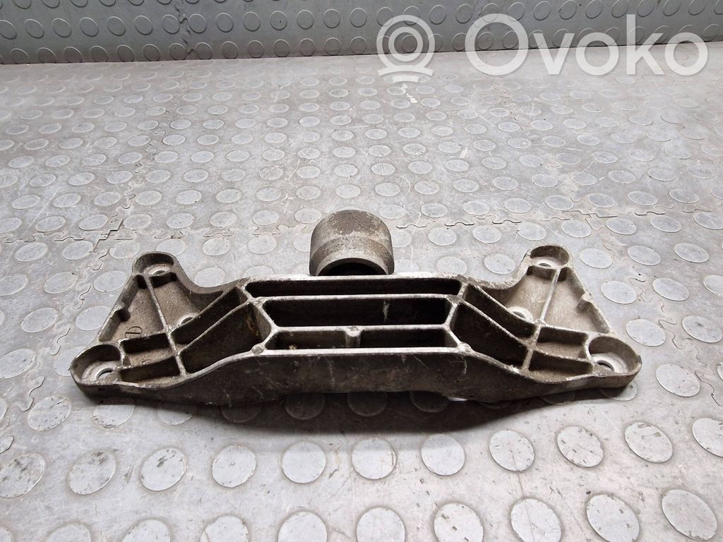 BMW 7 E38 Gearbox mounting bracket 