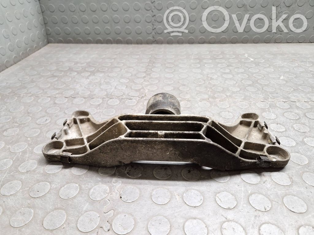 BMW 7 E38 Gearbox mounting bracket 