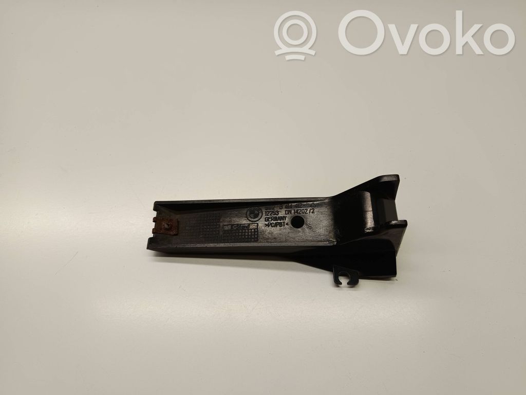 Bumper support mounting bracket corner   3414412