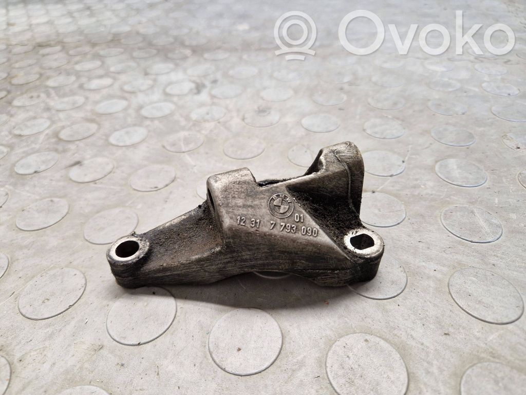 BMW 5 E60 E61 Generator/alternator bracket 