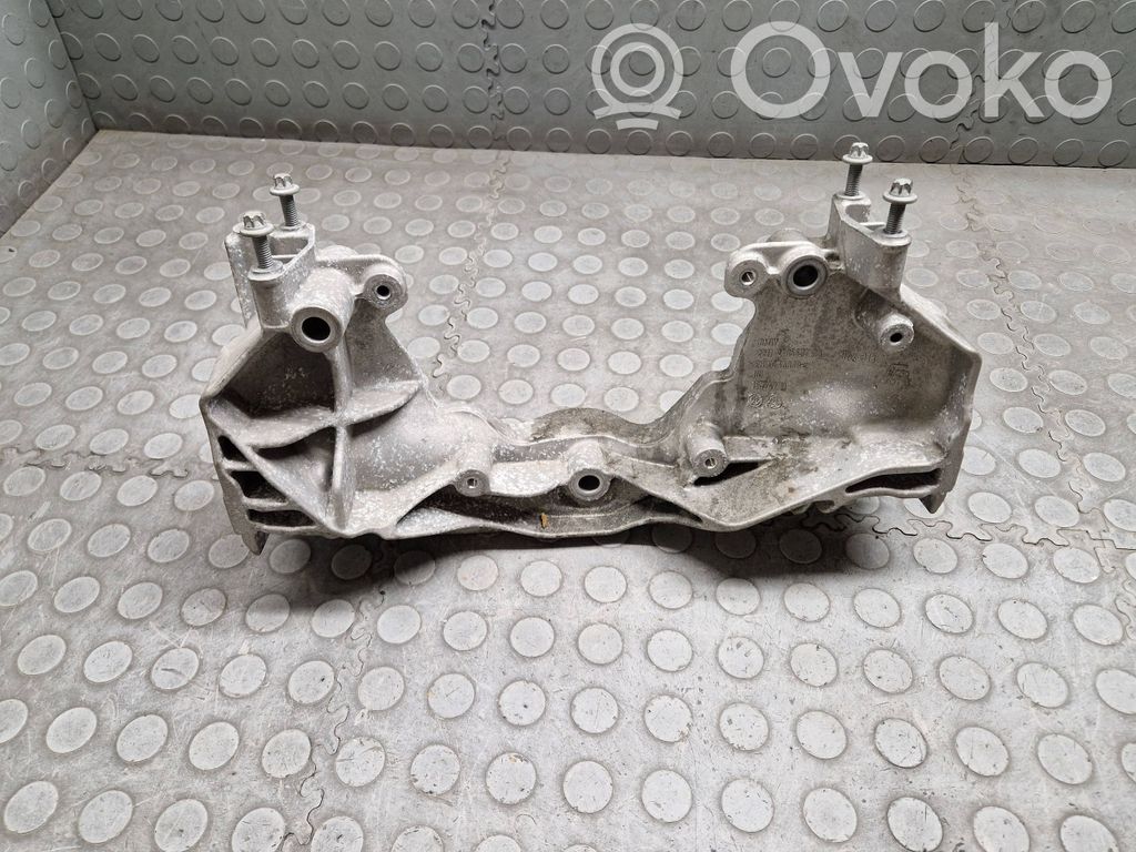Engine mounting bracket   9485637