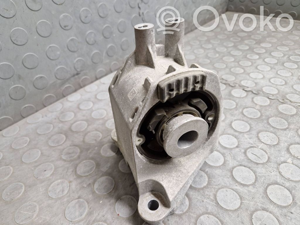 BMW i4 Engine mounting bracket 