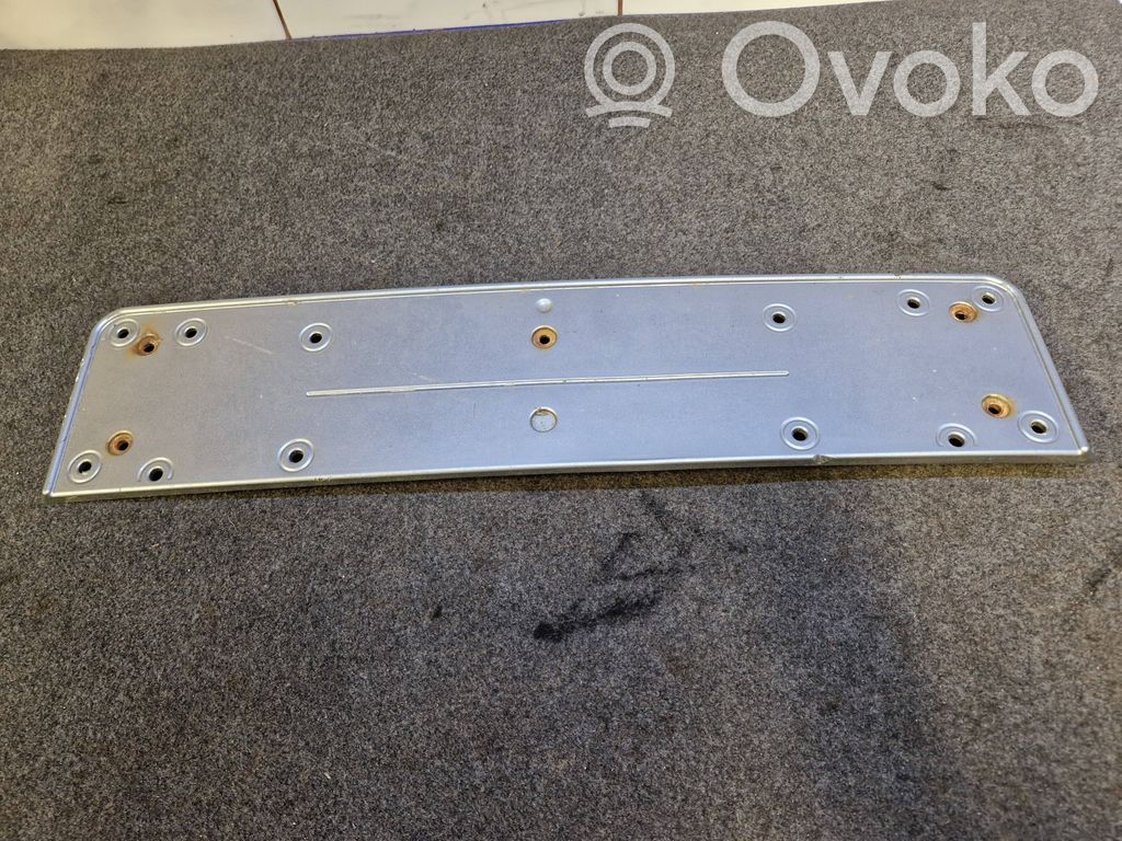 BMW 5 E60 E61 Rekisterikilven kehys/pidike 