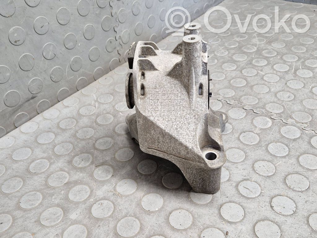 BMW i4 Engine mount bracket 
