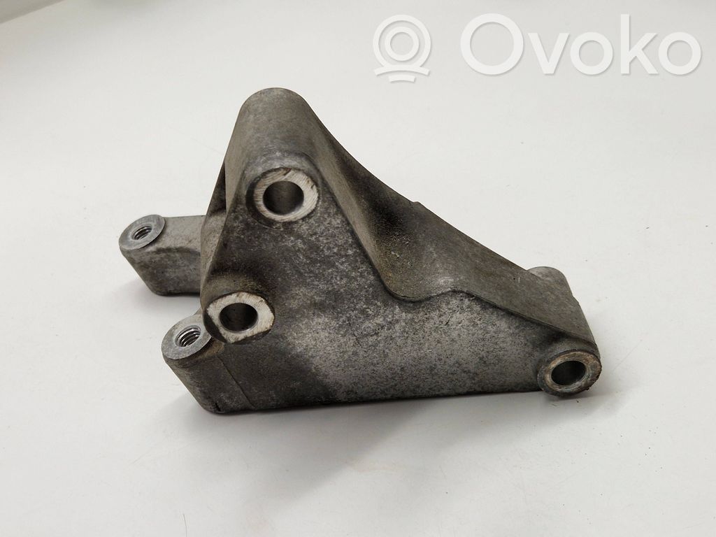 Engine mounting bracket   55567043