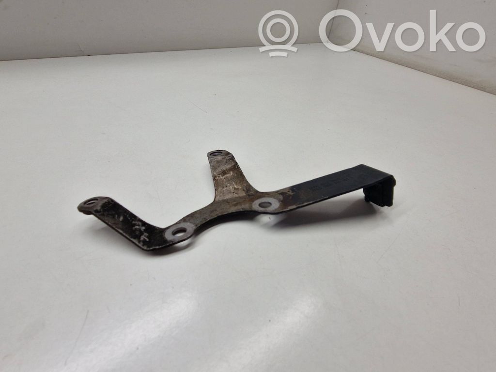 BMW 5 E60 E61 Mocowanie pompy wspomagania układu kierowniczego 