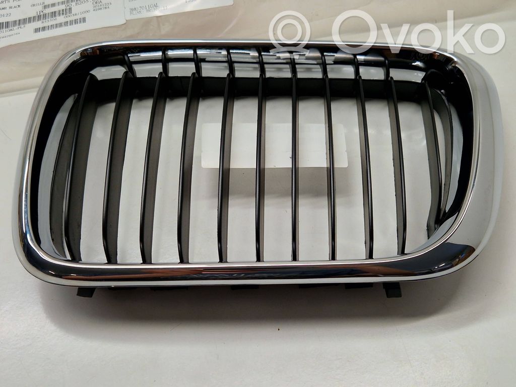 BMW 3 E36 Front bumper upper radiator grill 