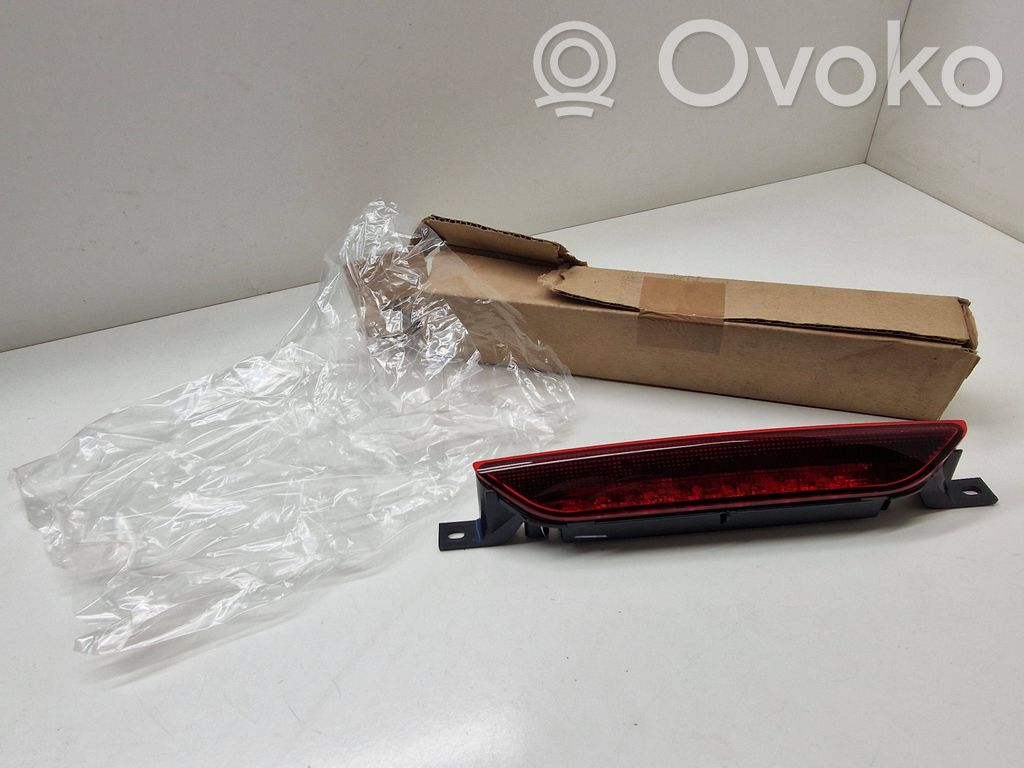 Dodge Caliber Third/center stoplight 