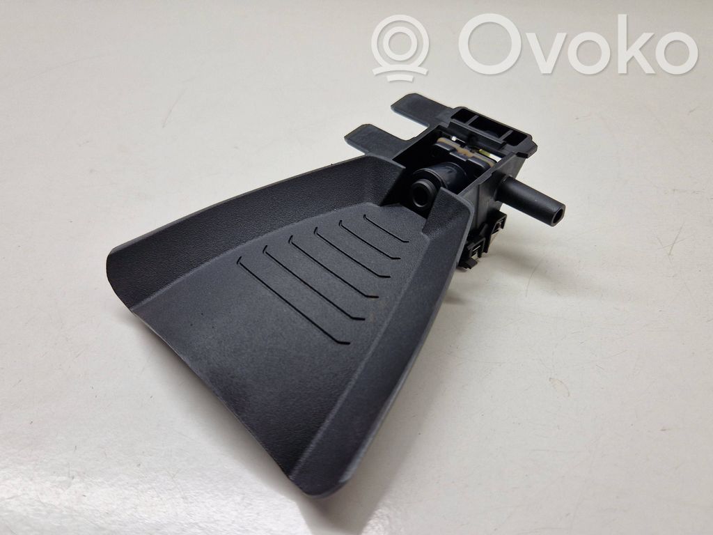 Windshield/windscreen camera   6822681