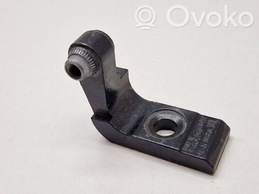 Front door lower hinge   7266675