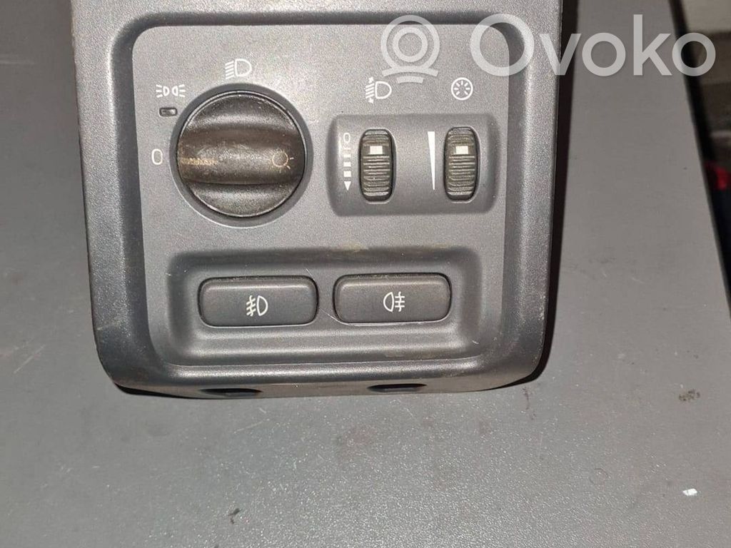 Light switch   30613945,141103
