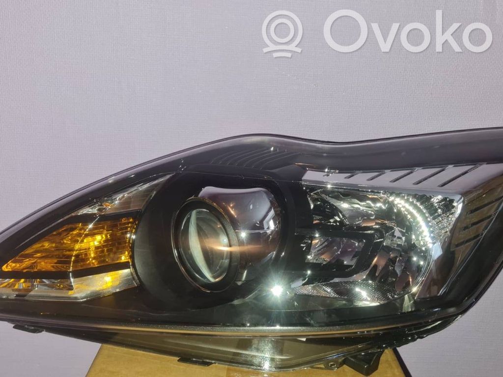 Ford Focus Headlight/headlamp 