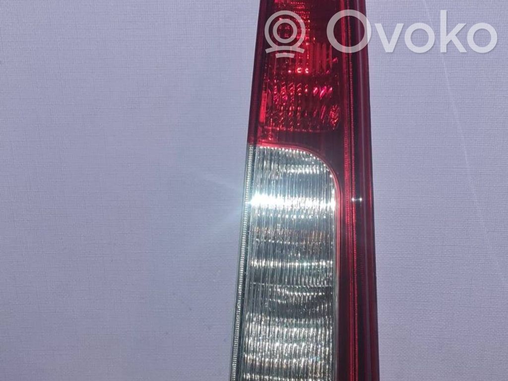 Ford Focus C-MAX Aizmugurējais lukturis virsbūvē 