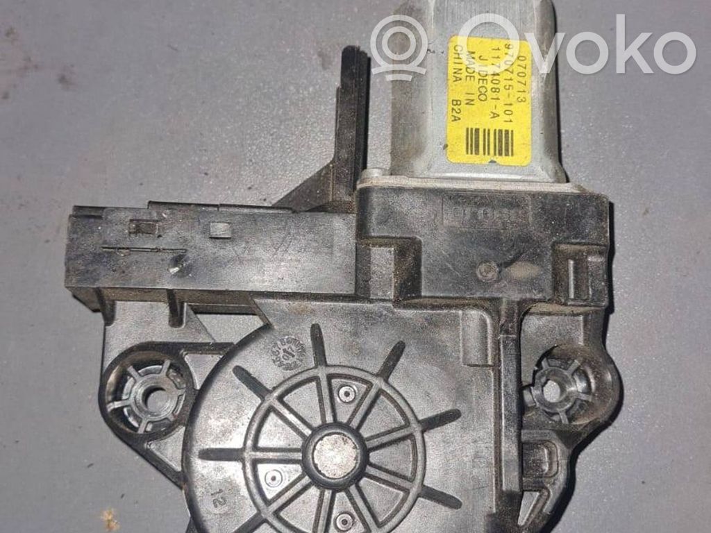 Volvo V70 Front door window regulator motor 