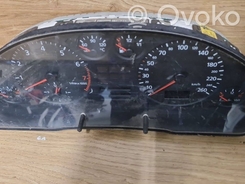 Audi A6 S6 C5 4B Geschwindigkeitsmesser Cockpit 