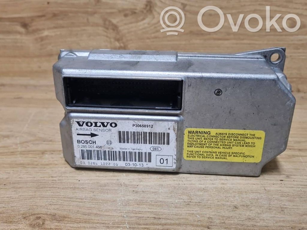 Volvo XC70 Airbag control unit/module 