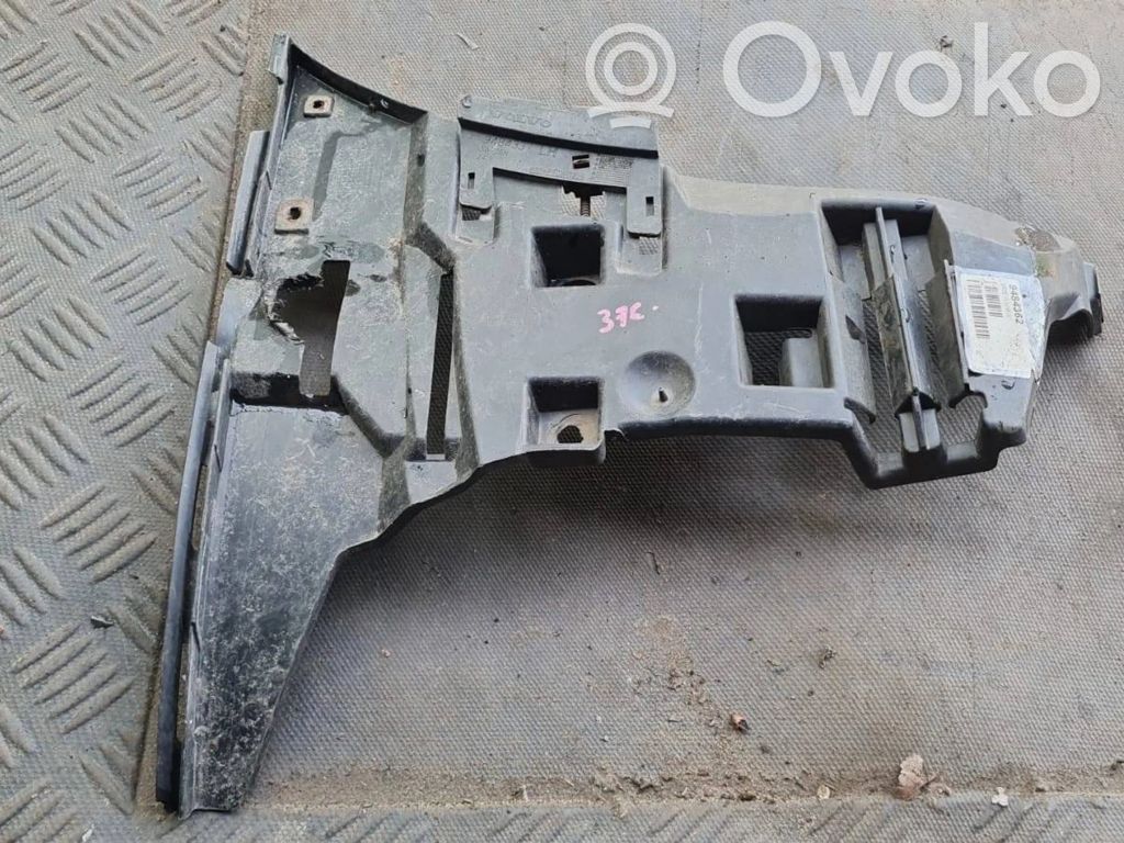 Volvo V70 Front bumper mounting bracket 