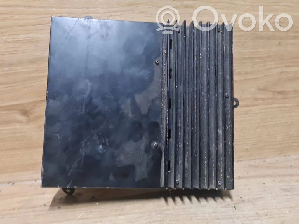 BMW 5 E39 Garso stiprintuvas 