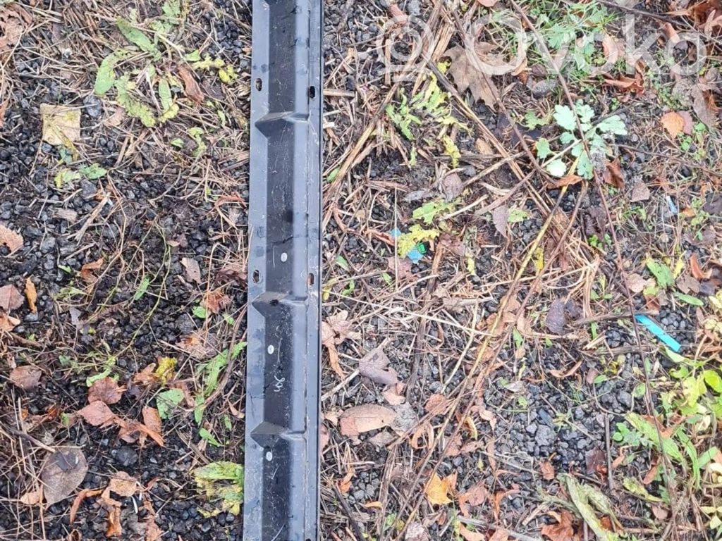 Sill   8408709
