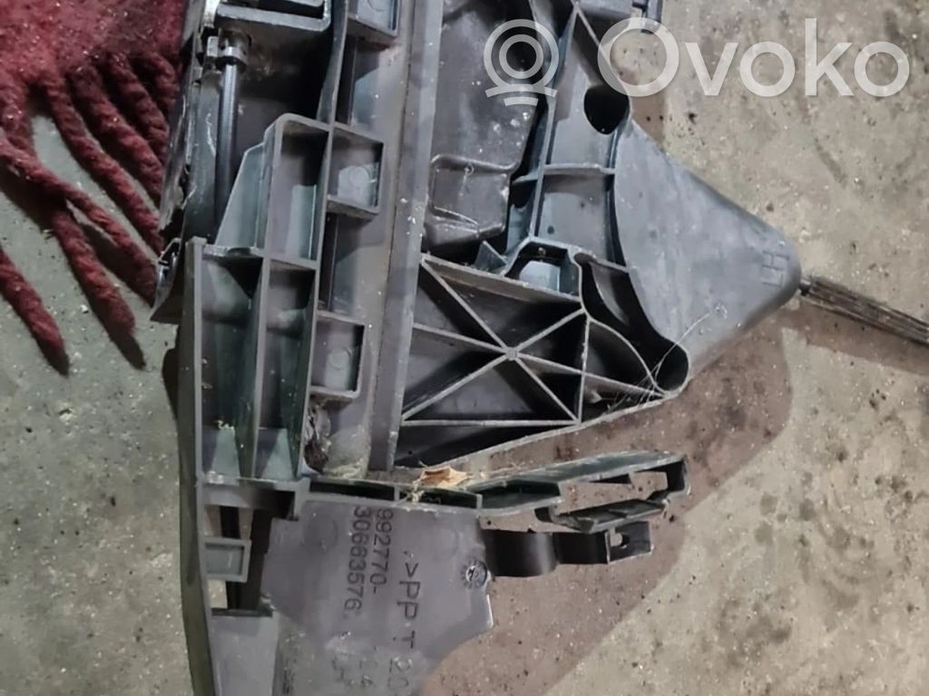 Volvo V50 Zamek drzwi przednich 