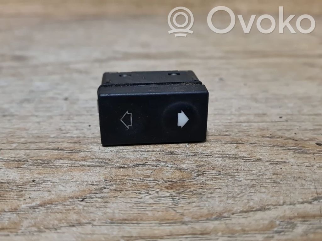 Electric window control switch   8368943