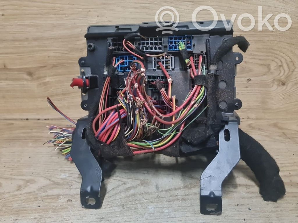 BMW 1 E81 E87 Fuse module 