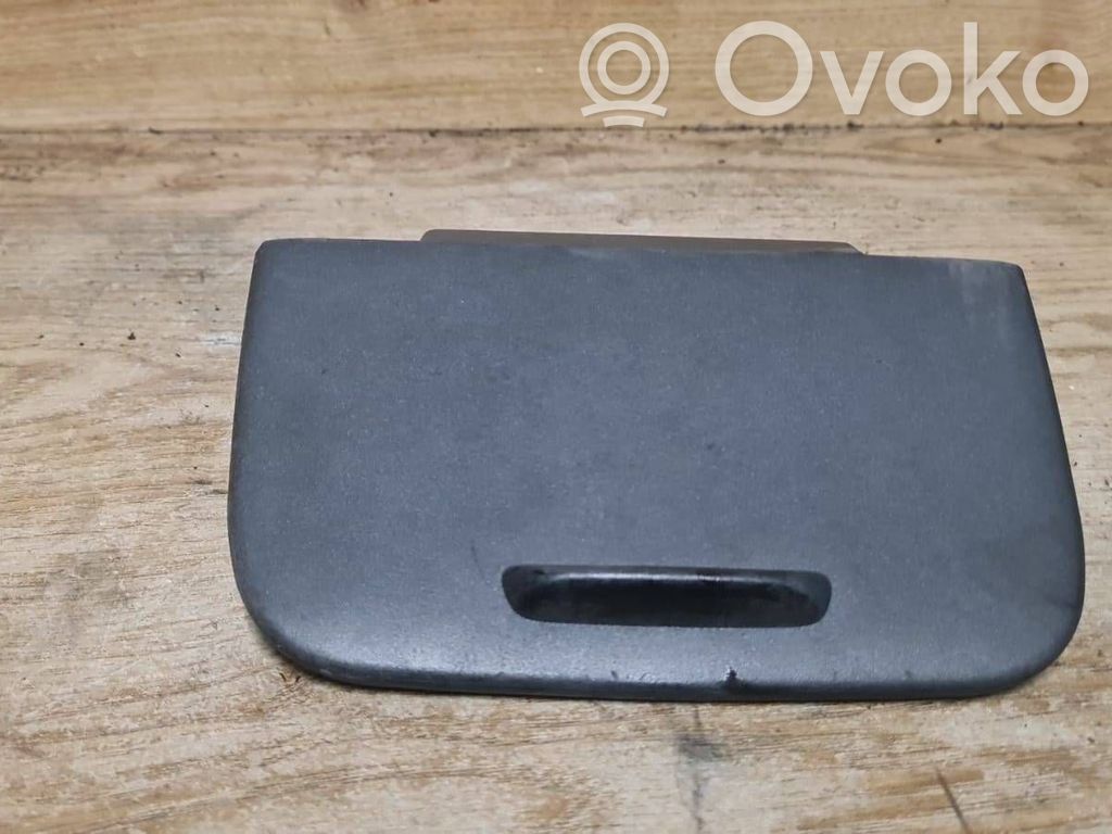 Volvo S70  V70  V70 XC Peleninė panelėje 