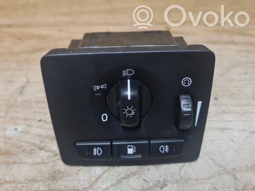 Light switch   30739299