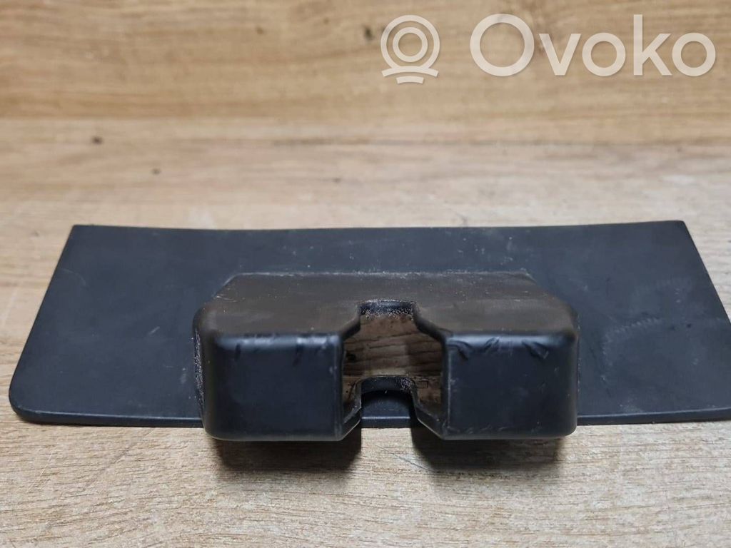 Volvo XC60 Tailgate/boot lid lock trim 