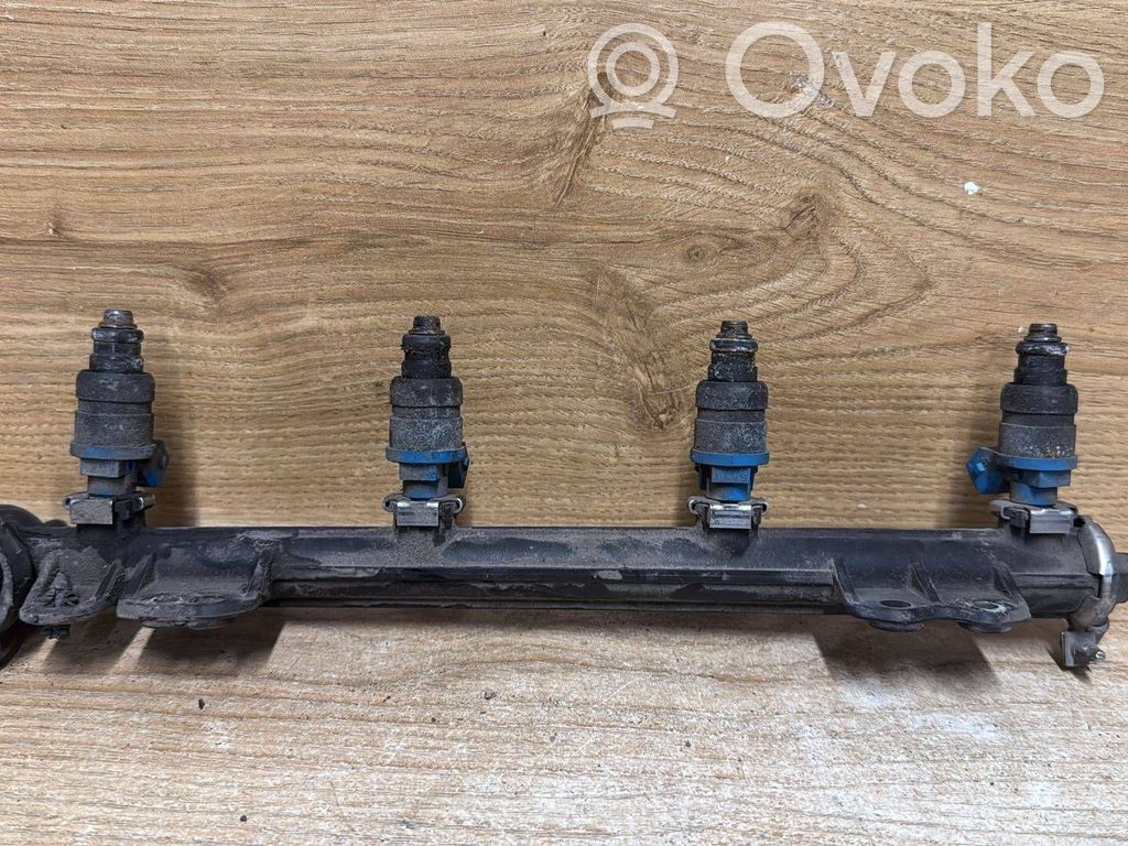 Volvo S40, V40 Rampa inyectora 