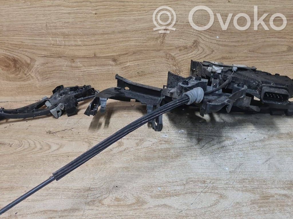Volvo V50 Priekšpusē slēdzene 