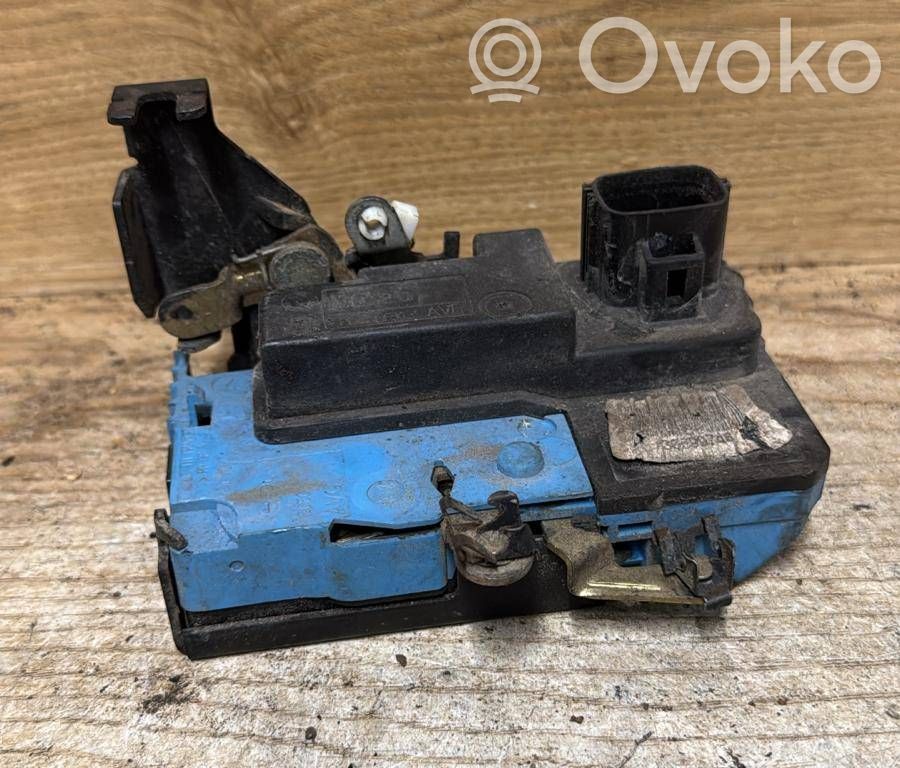 Volvo XC90 Front door lock 