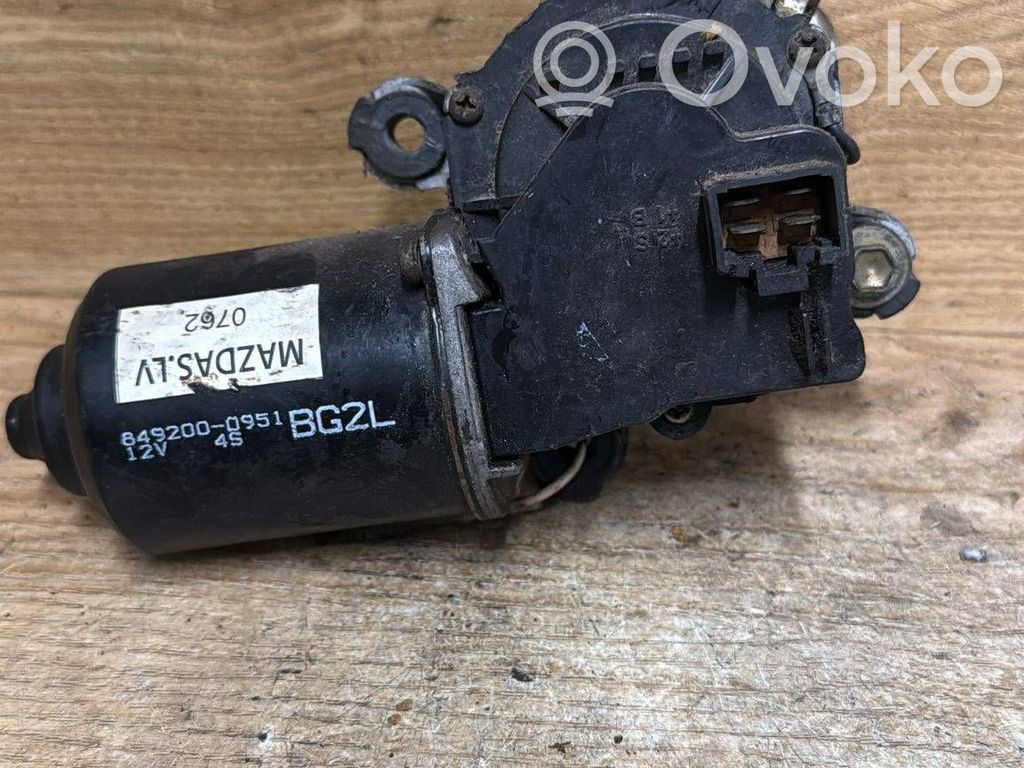 Mazda 323 Valytuvų varikliukas 