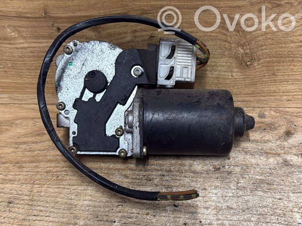 BMW 3 E36 Valytuvų varikliukas 