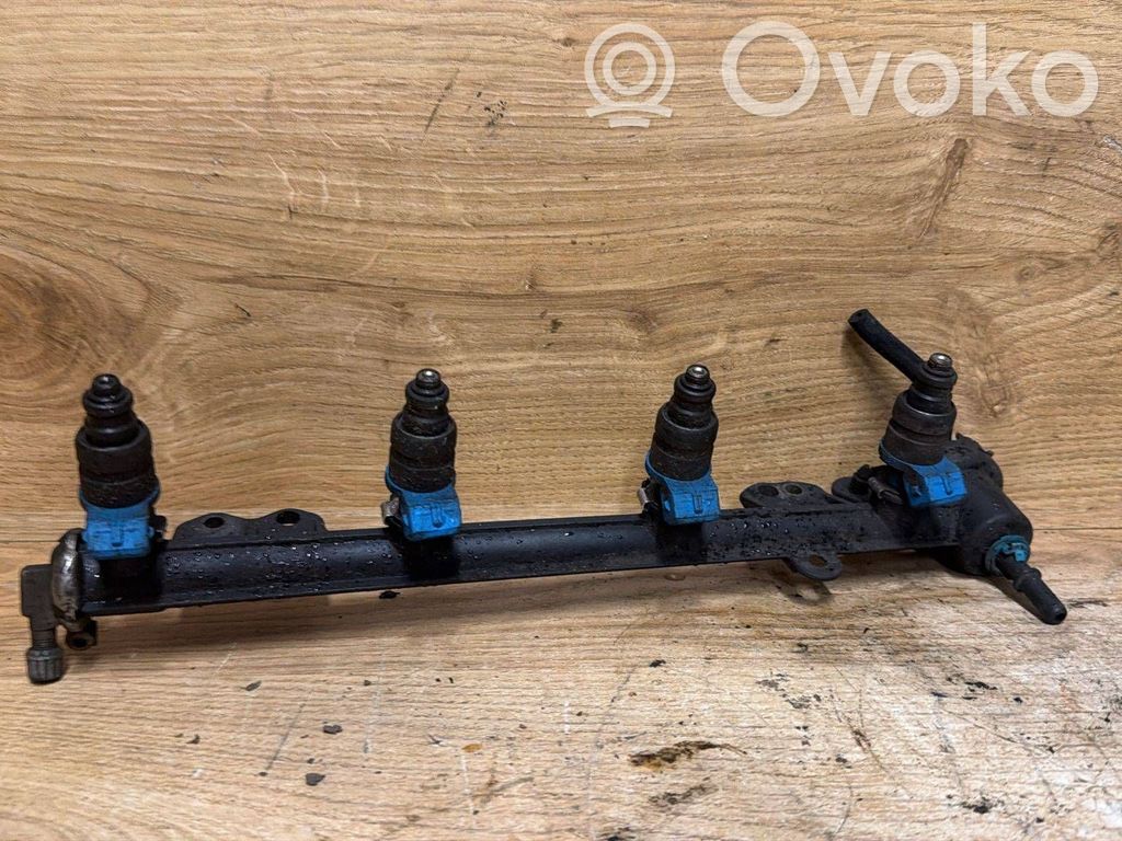 Volvo S40, V40 Rampa inyectora 