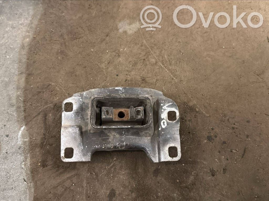 Engine mount bracket   3M517M121AE
