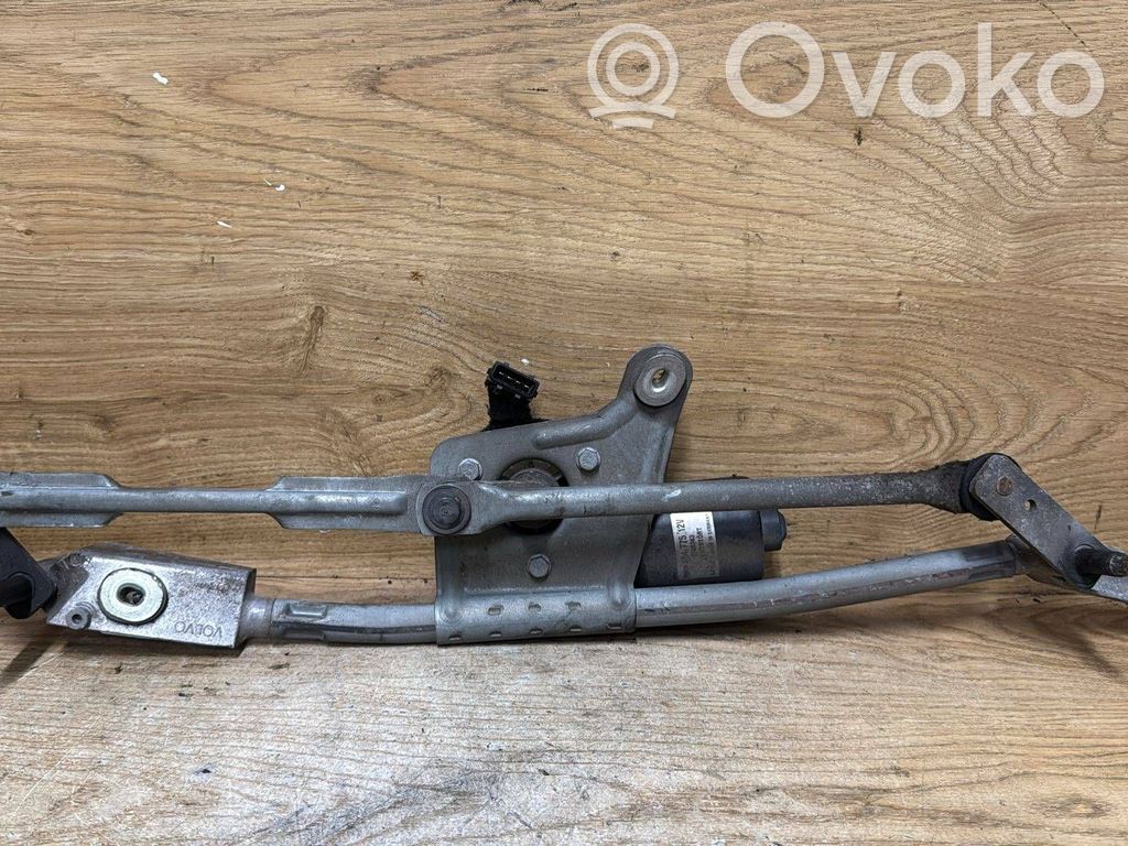 Volvo V70 Mechanizm i silniczek wycieraczek szyby przedniej / czołowej 