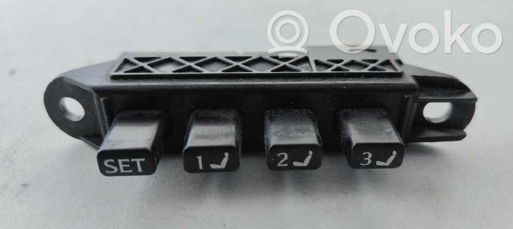 Interruptor de control multifunción   15A988