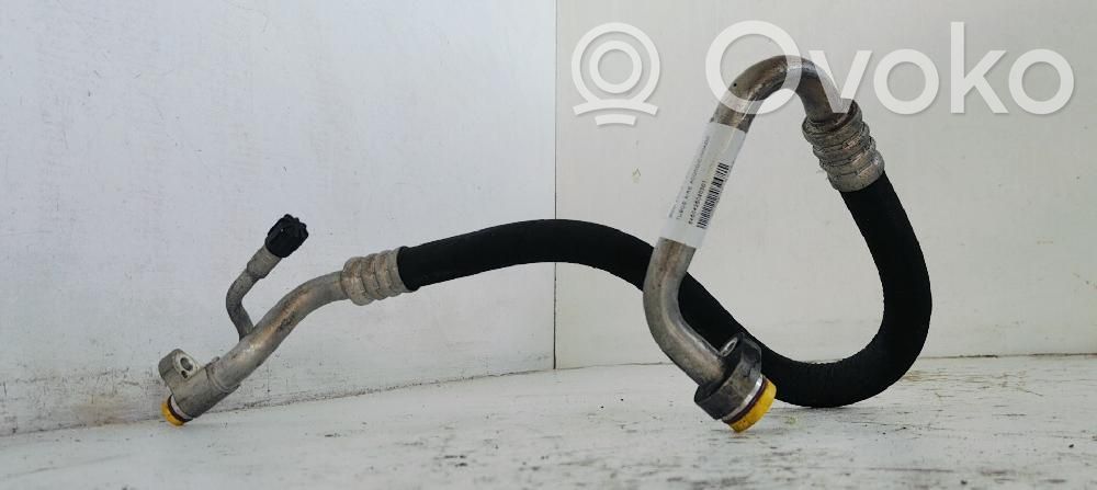BMW 1 E81 E87 Ilmastointilaitteen putki (A/C) 