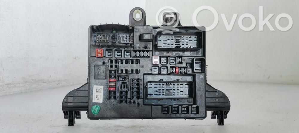 Opel Insignia A Fuse module 