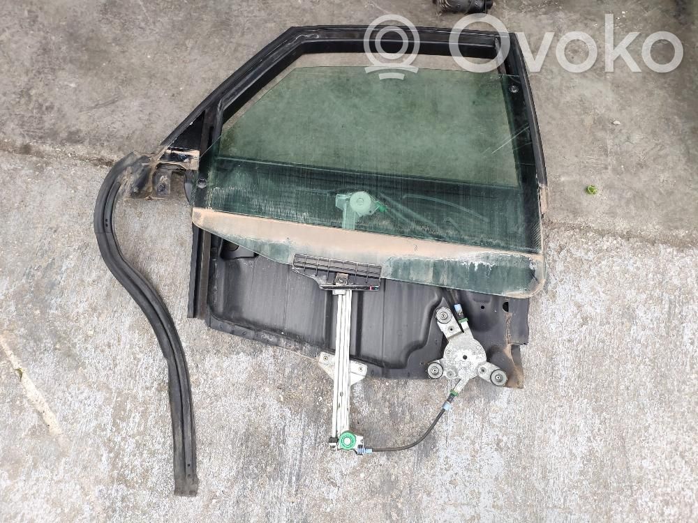 Regulador manual de la ventanilla trasera   4D0839398