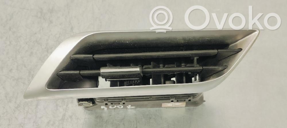 Peugeot 5008 II Centrālais gaisa ventilācijas režģis 