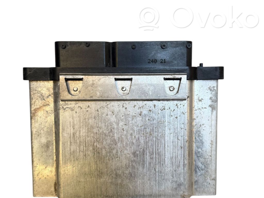 Volkswagen Golf VII Engine control unit/module 