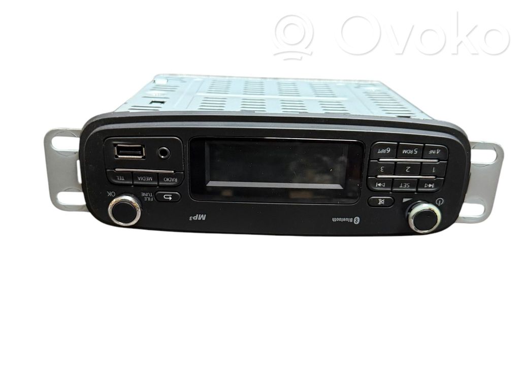 Panel / Radioodtwarzacz CD/DVD/GPS   281154438R,323300003,03242016