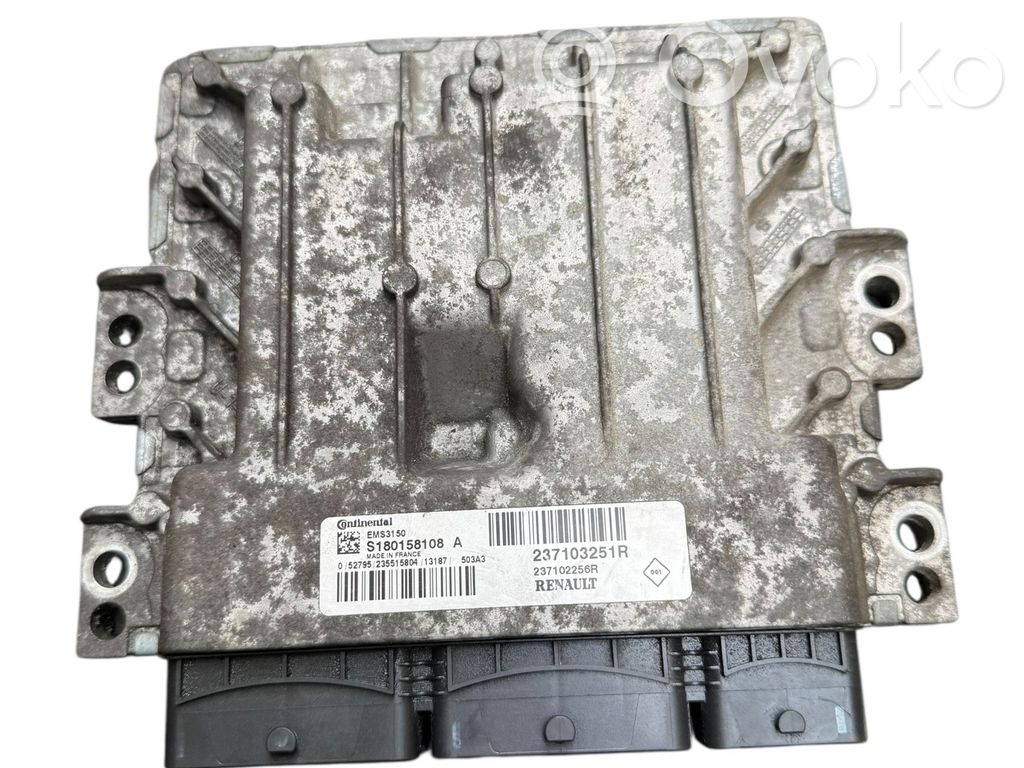 Renault Megane III Engine control unit/module 
