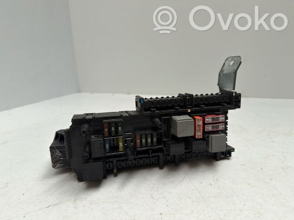 Mercedes-Benz C W204 Módulo de fusible 