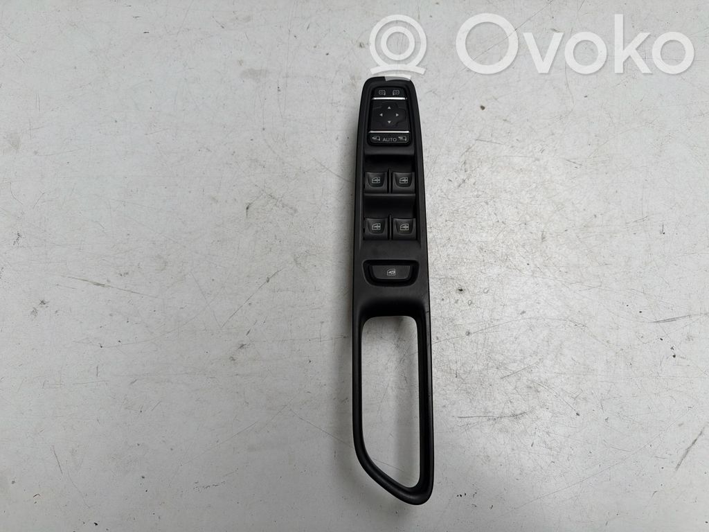 Renault Clio IV Electric window control switch 