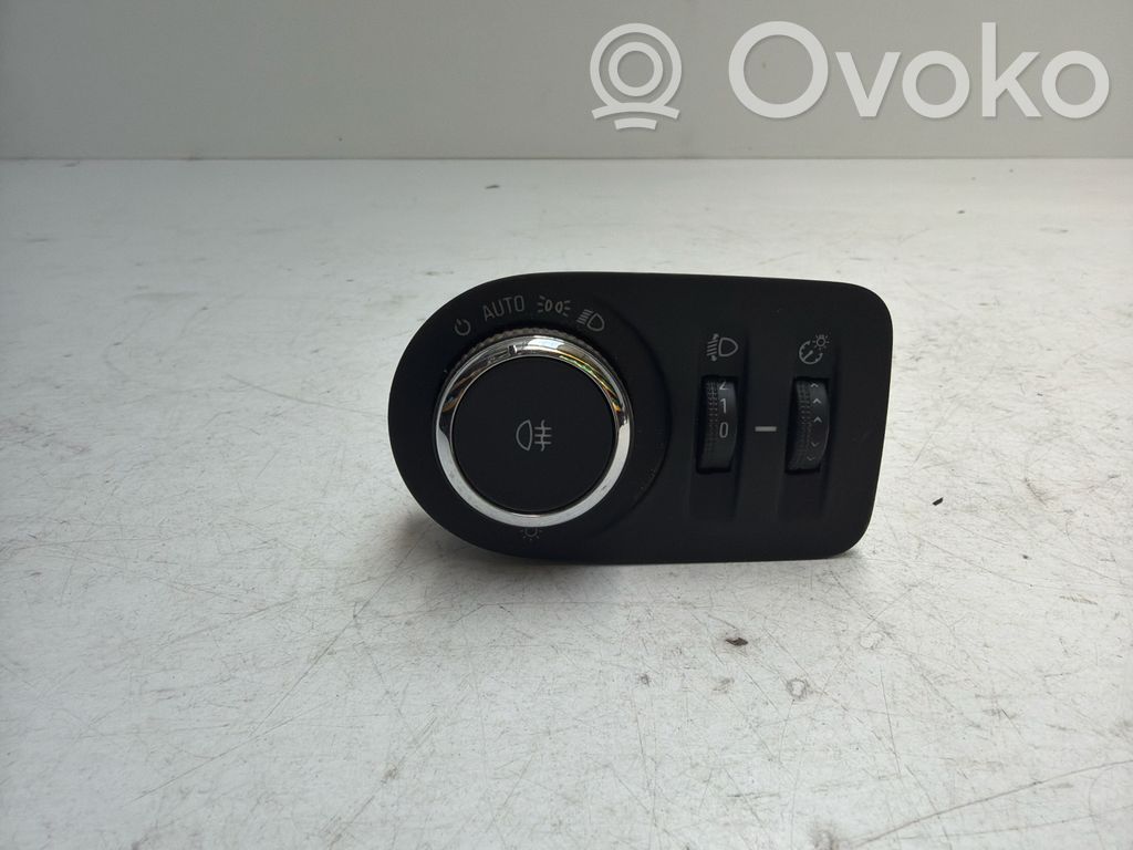 Opel Zafira C Interruptor de luz 