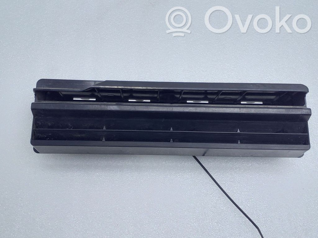Suzuki SX4 S-Cross Válvula de presión del panel lateral trasero 