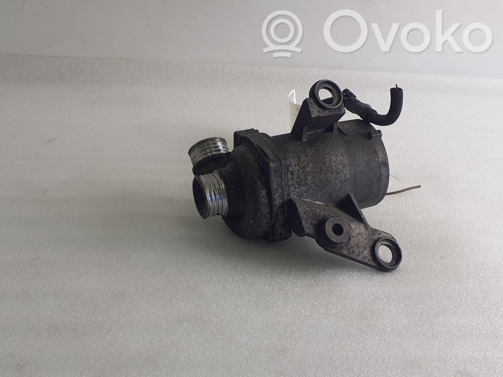 BMW 3 E90 E91 Water pump 